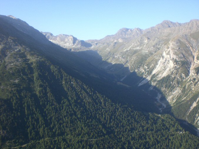 Mille_Feuilles_Mauriennais (7).jpg - Et sur la valle d'Etache avec les rochers Cornus en fond